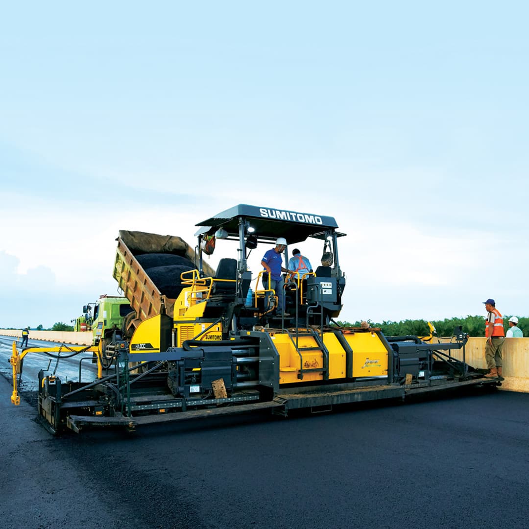 Asphalt paver photo 1